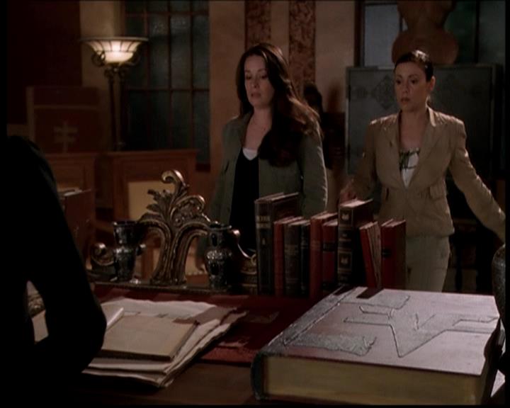 Charmed-Online-dot-722SomethingWiccaThisWayGoes0292.jpg