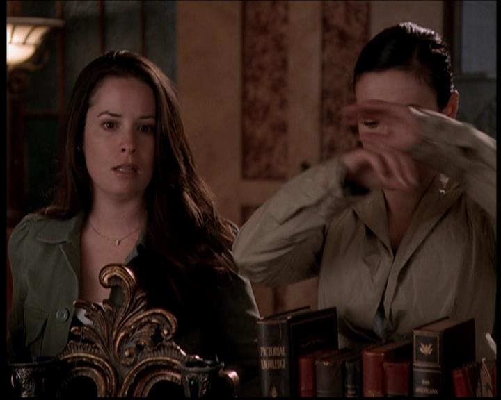 Charmed-Online-dot-722SomethingWiccaThisWayGoes0300.jpg