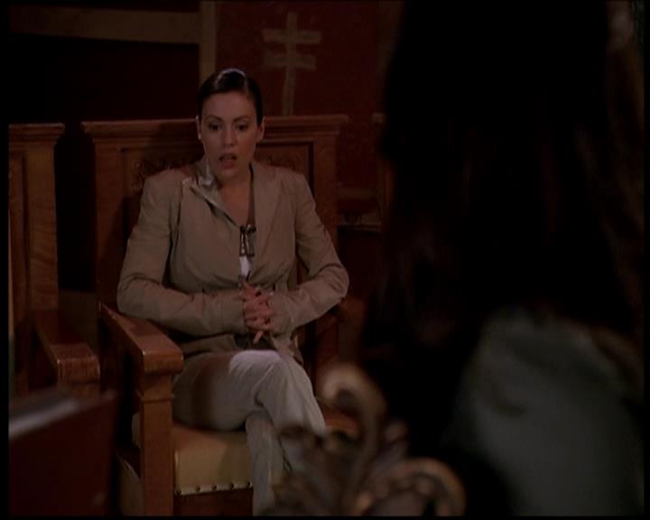 Charmed-Online-dot-722SomethingWiccaThisWayGoes0330.jpg