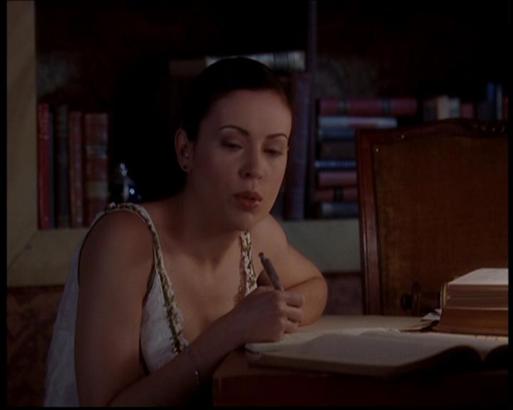 Charmed-Online-dot-722SomethingWiccaThisWayGoes0575.jpg