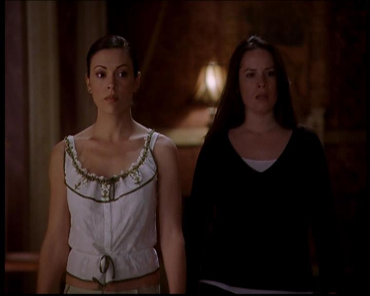 Charmed-Online-dot-722SomethingWiccaThisWayGoes0625.jpg