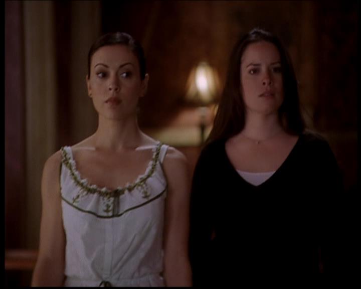 Charmed-Online-dot-722SomethingWiccaThisWayGoes0626.jpg