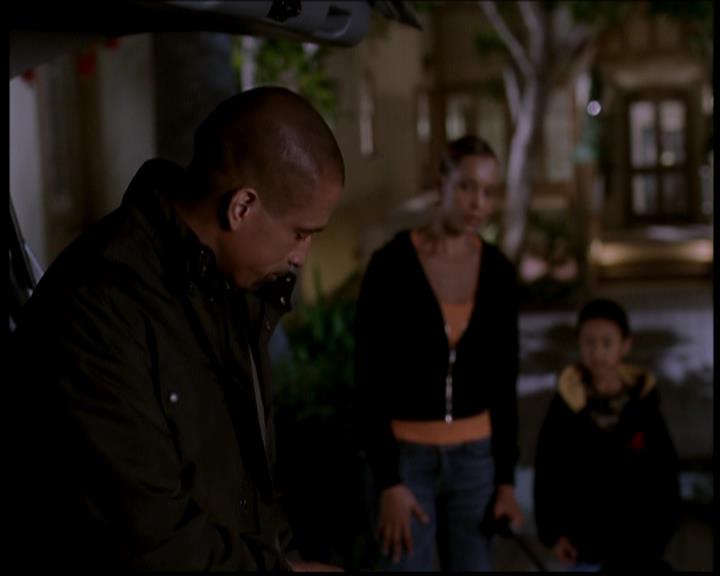 Charmed-Online-dot-722SomethingWiccaThisWayGoes0699.jpg