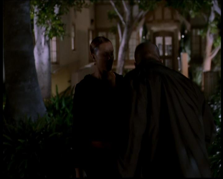 Charmed-Online-dot-722SomethingWiccaThisWayGoes0703.jpg