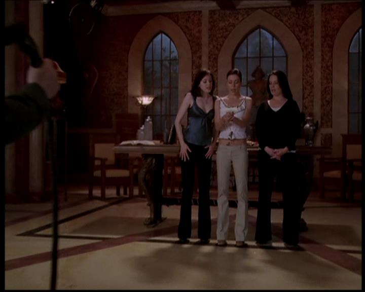 Charmed-Online-dot-722SomethingWiccaThisWayGoes0776.jpg