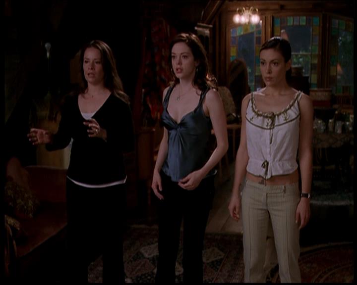 Charmed-Online-dot-722SomethingWiccaThisWayGoes0808.jpg