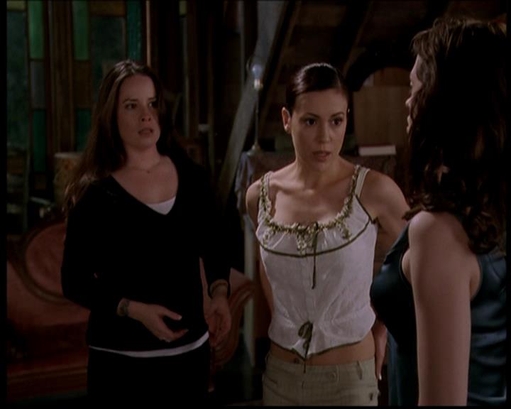 Charmed-Online-dot-722SomethingWiccaThisWayGoes0817.jpg