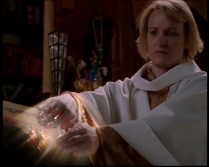 Charmed-Online-dot-722SomethingWiccaThisWayGoes0854.jpg