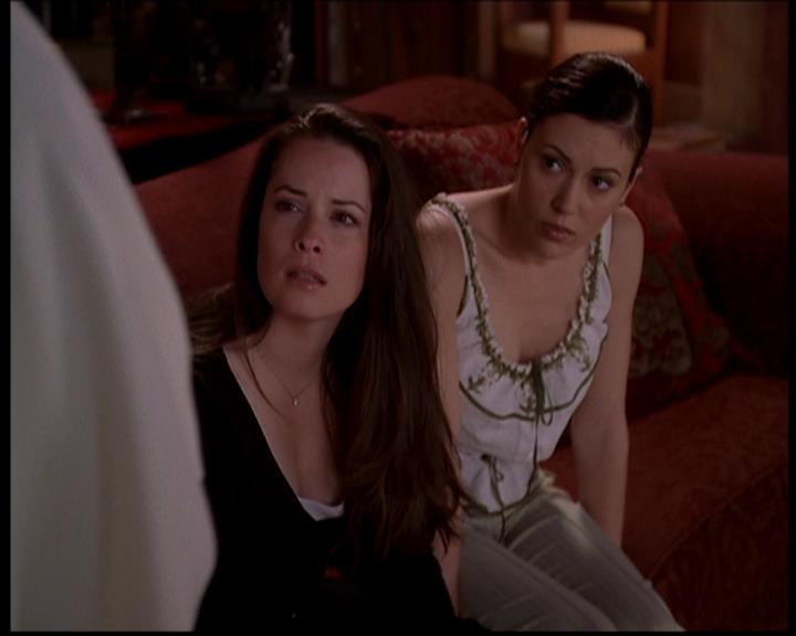 Charmed-Online-dot-722SomethingWiccaThisWayGoes0907.jpg