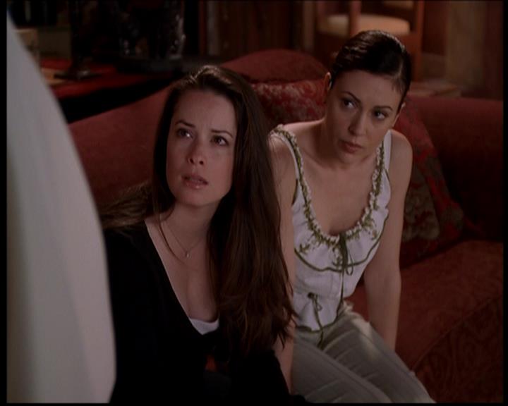 Charmed-Online-dot-722SomethingWiccaThisWayGoes0926.jpg