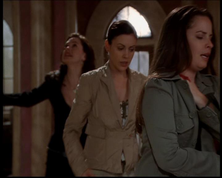 Charmed-Online-dot-722SomethingWiccaThisWayGoes1237.jpg