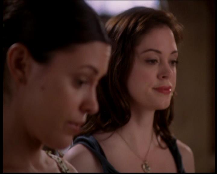 Charmed-Online-dot-722SomethingWiccaThisWayGoes1301.jpg