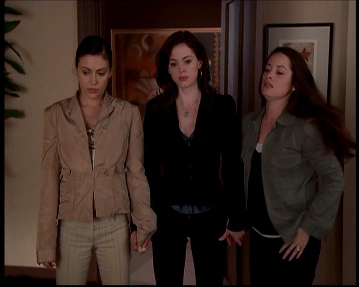 Charmed-Online-dot-722SomethingWiccaThisWayGoes1670.jpg