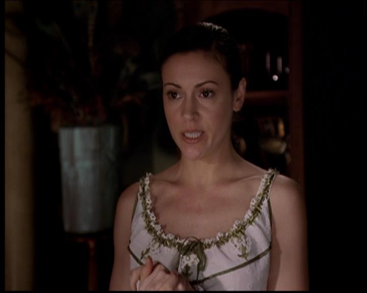 Charmed-Online-dot-722SomethingWiccaThisWayGoes1759.jpg