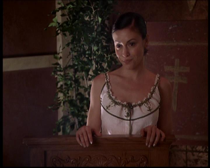 Charmed-Online-dot-722SomethingWiccaThisWayGoes1826.jpg