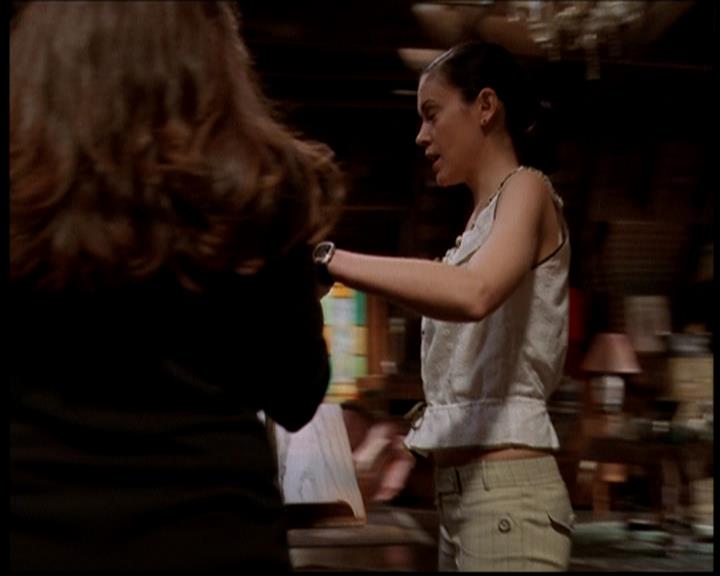 Charmed-Online-dot-722SomethingWiccaThisWayGoes1853.jpg