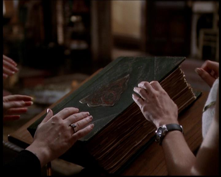 Charmed-Online-dot-722SomethingWiccaThisWayGoes1859.jpg