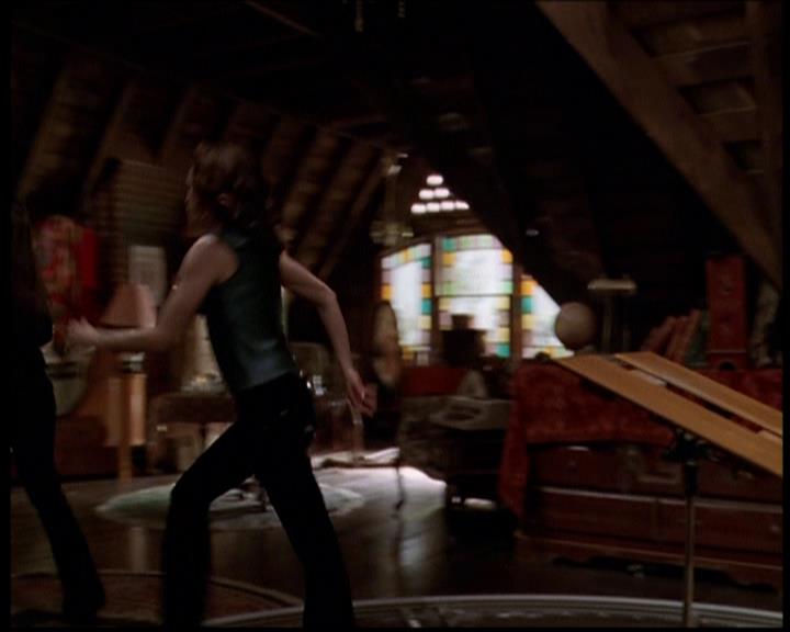 Charmed-Online-dot-722SomethingWiccaThisWayGoes1870.jpg