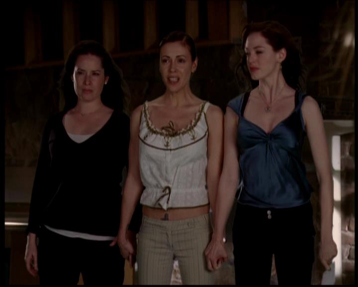 Charmed-Online-dot-722SomethingWiccaThisWayGoes2015.jpg