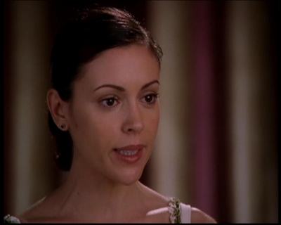 Charmed-Online-dot-722SomethingWiccaThisWayGoes1290.jpg