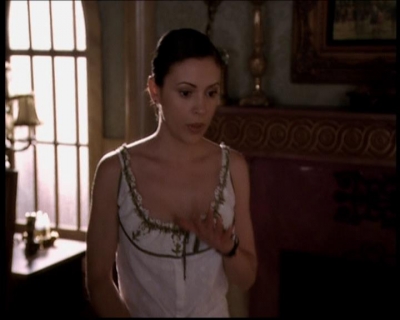 Charmed-Online-dot-722SomethingWiccaThisWayGoes1744.jpg