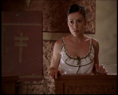 Charmed-Online-dot-722SomethingWiccaThisWayGoes1810.jpg