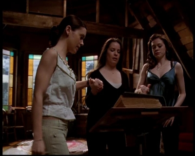 Charmed-Online-dot-722SomethingWiccaThisWayGoes1847.jpg