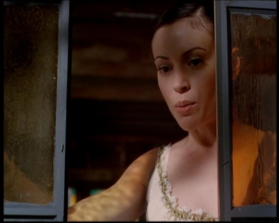 Charmed-Online-dot-722SomethingWiccaThisWayGoes1925.jpg