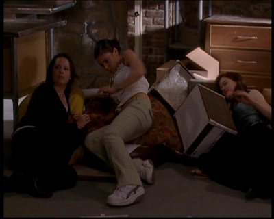 Charmed-Online-dot-722SomethingWiccaThisWayGoes1960.jpg