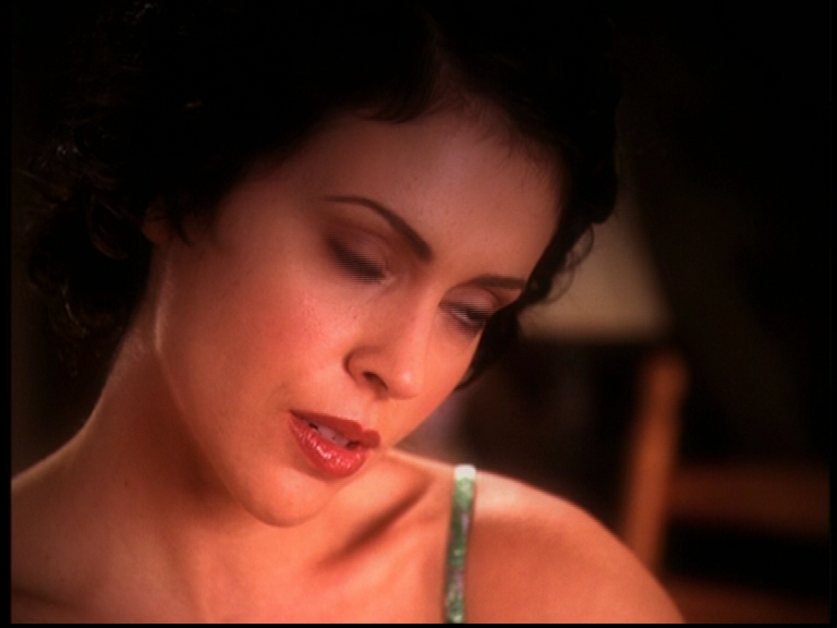 charmed-online_dot_net_OpeningCreditsS7-00015.png