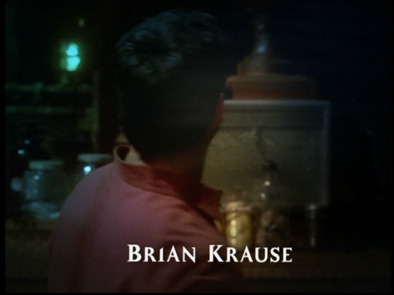 charmed-online_dot_net_OpeningCreditsS7-00040.png