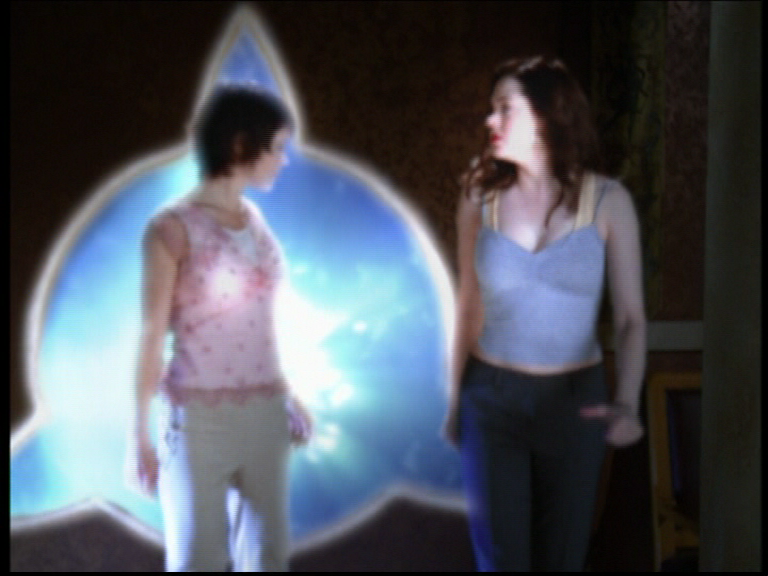 charmed-online_dot_net_OpeningCreditsS7-00046.png