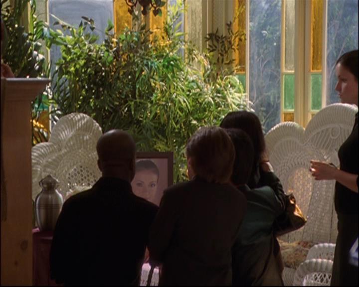 Charmed-Online_dot_net-8x01StillCharmedAndKicking0058.jpg