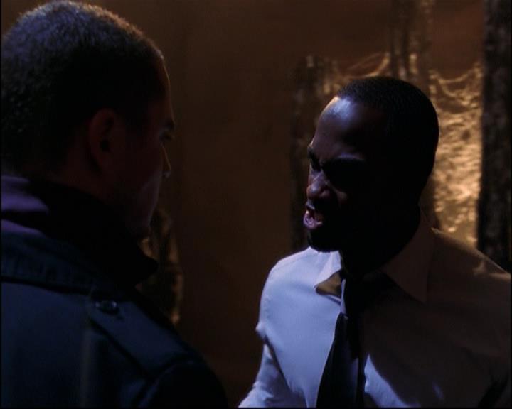 Charmed-Online_dot_net-8x01StillCharmedAndKicking0429.jpg