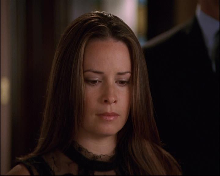 Charmed-Online_dot_net-8x01StillCharmedAndKicking0611.jpg
