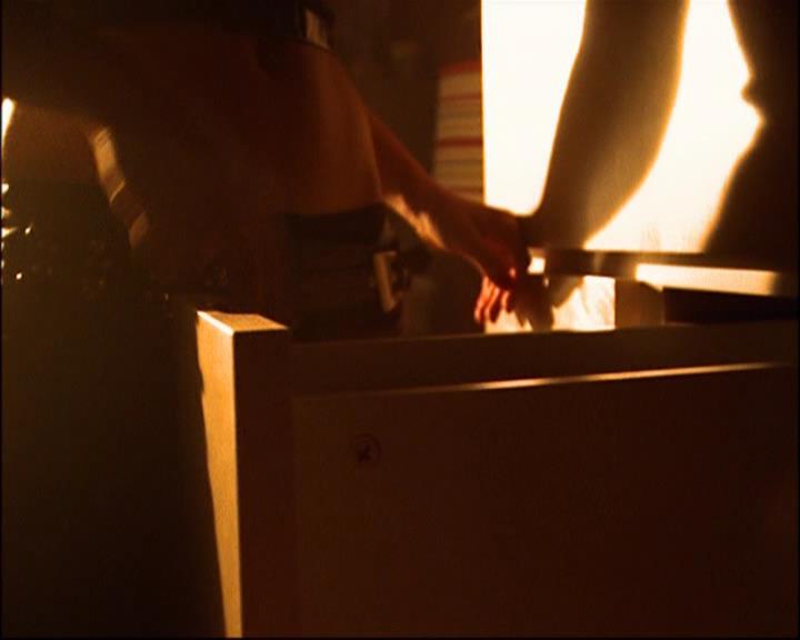 Charmed-Online_dot_net-8x01StillCharmedAndKicking0707.jpg