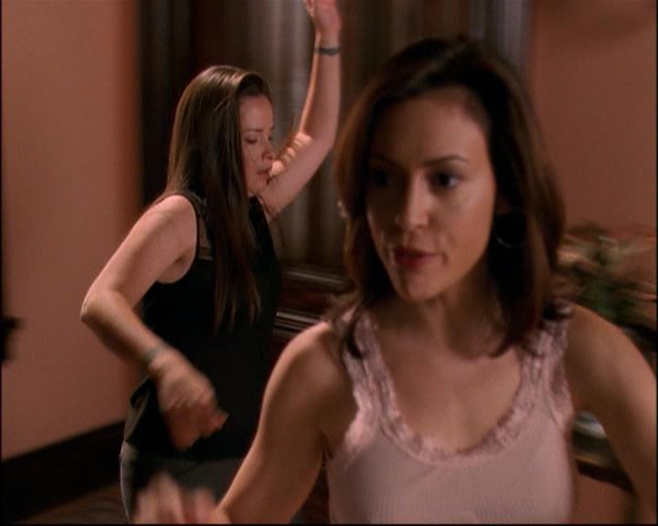 Charmed-Online_dot_net-8x01StillCharmedAndKicking0793.jpg