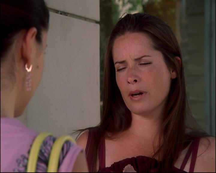Charmed-Online_dot_net-8x01StillCharmedAndKicking0926.jpg