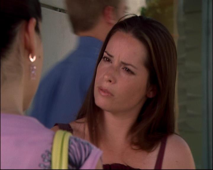 Charmed-Online_dot_net-8x01StillCharmedAndKicking0934.jpg