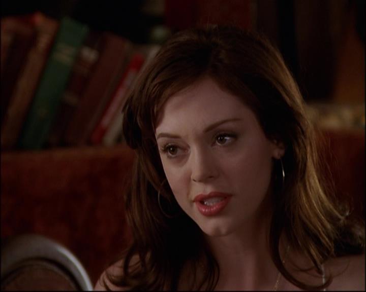 Charmed-Online_dot_net-8x01StillCharmedAndKicking1035.jpg