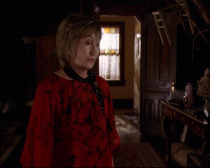 Charmed-Online_dot_net-8x01StillCharmedAndKicking1060.jpg Charmed-Online_dot_net-8x01StillCharmedAndKicking1060.jpg