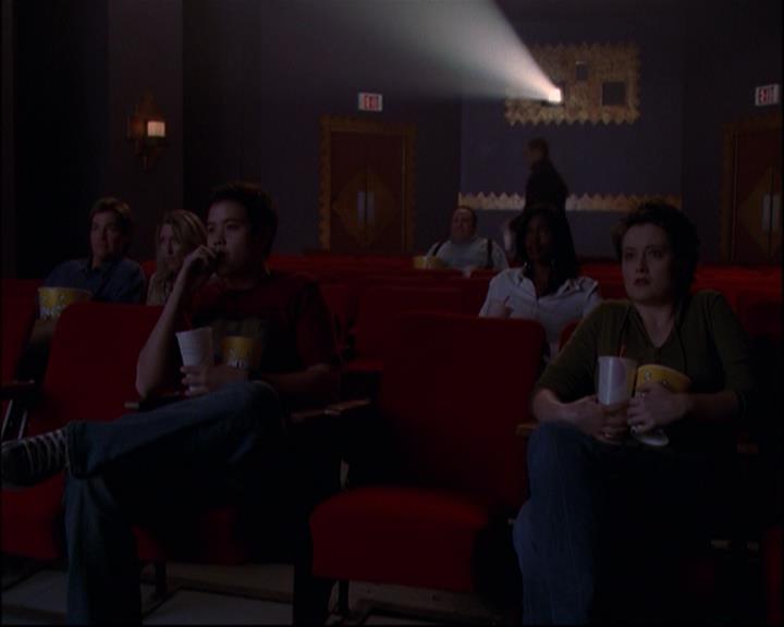 Charmed-Online_dot_net-8x01StillCharmedAndKicking1174.jpg