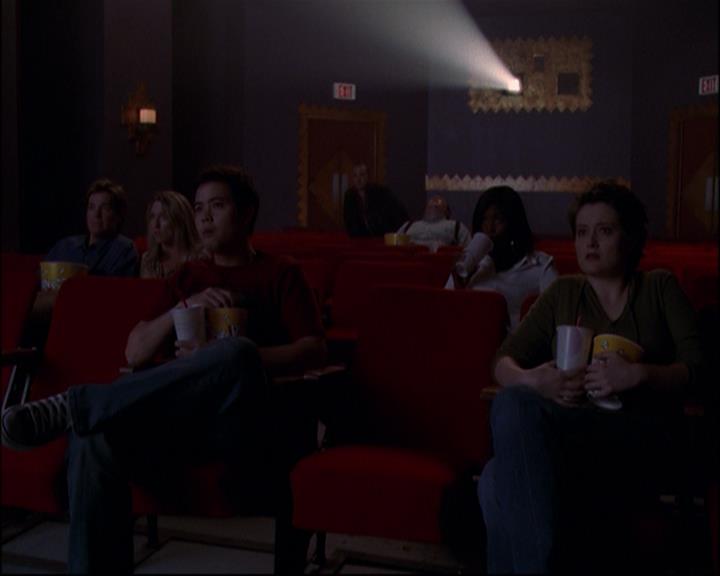 Charmed-Online_dot_net-8x01StillCharmedAndKicking1189.jpg Charmed-Online_dot_net-8x01StillCharmedAndKicking1189.jpg