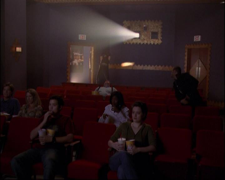 Charmed-Online_dot_net-8x01StillCharmedAndKicking1222.jpg