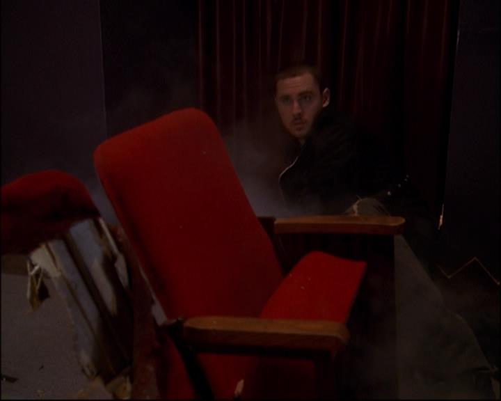 Charmed-Online_dot_net-8x01StillCharmedAndKicking1238.jpg