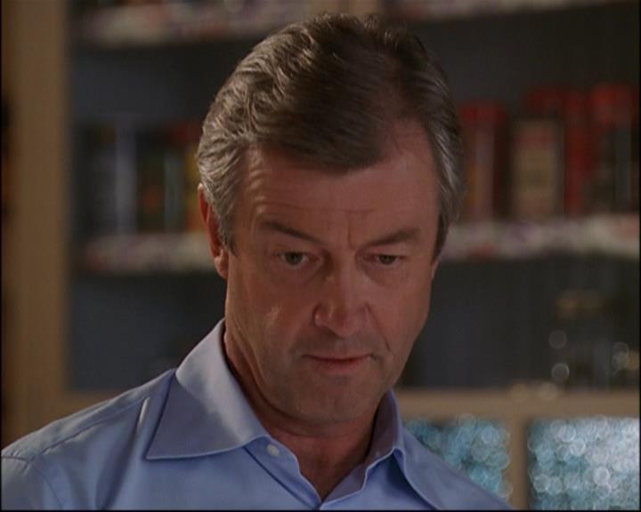 Charmed-Online_dot_net-8x01StillCharmedAndKicking1299.jpg