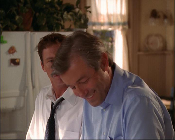 Charmed-Online_dot_net-8x01StillCharmedAndKicking1314.jpg