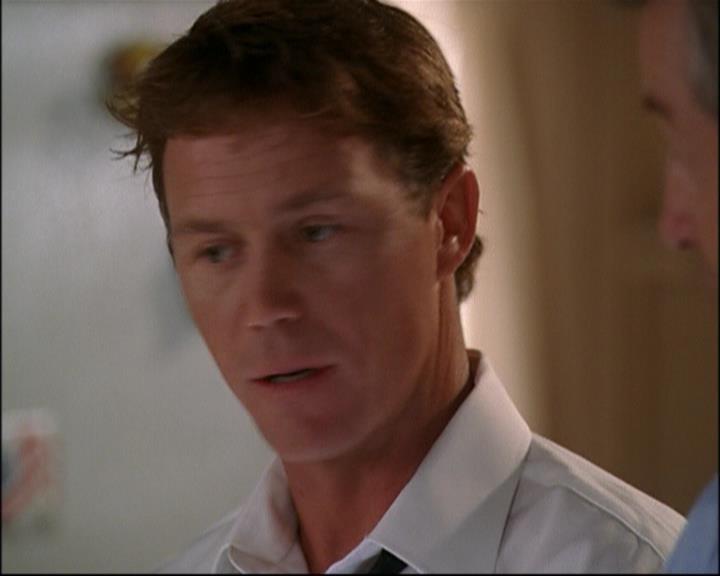Charmed-Online_dot_net-8x01StillCharmedAndKicking1356.jpg