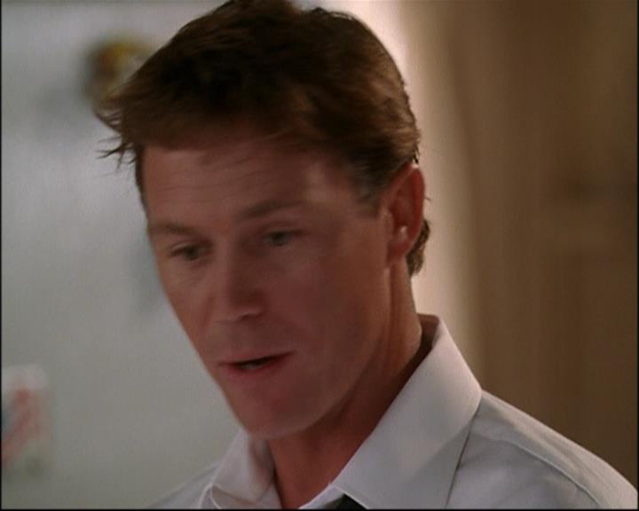 Charmed-Online_dot_net-8x01StillCharmedAndKicking1357.jpg