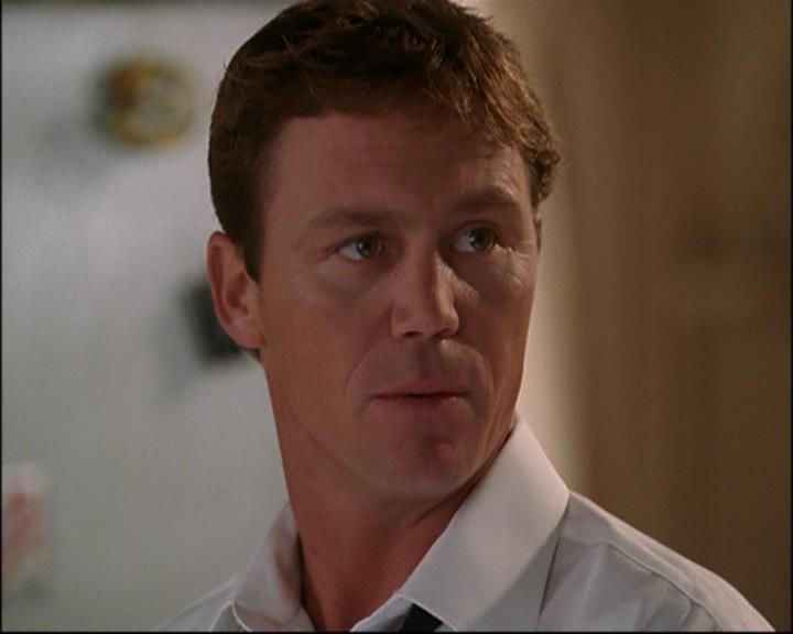 Charmed-Online_dot_net-8x01StillCharmedAndKicking1361.jpg